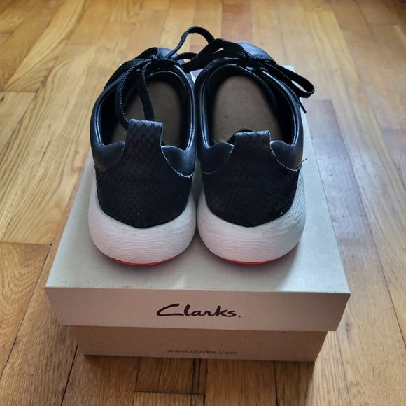 Clarks Crowley Faye Leather Sneaker - Size 8 - EUC - Picture 8 of 12